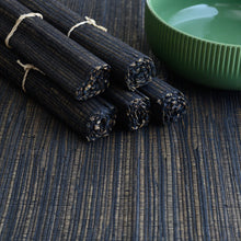 Load image into Gallery viewer, BANANA STRAW PLACEMATS - CHARCOAL

